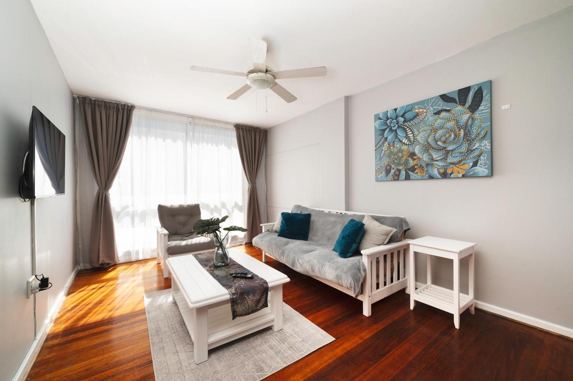Admirals Lodge Guest House And Brightways Self Catering Apartments Порт-Элизабет Экстерьер фото