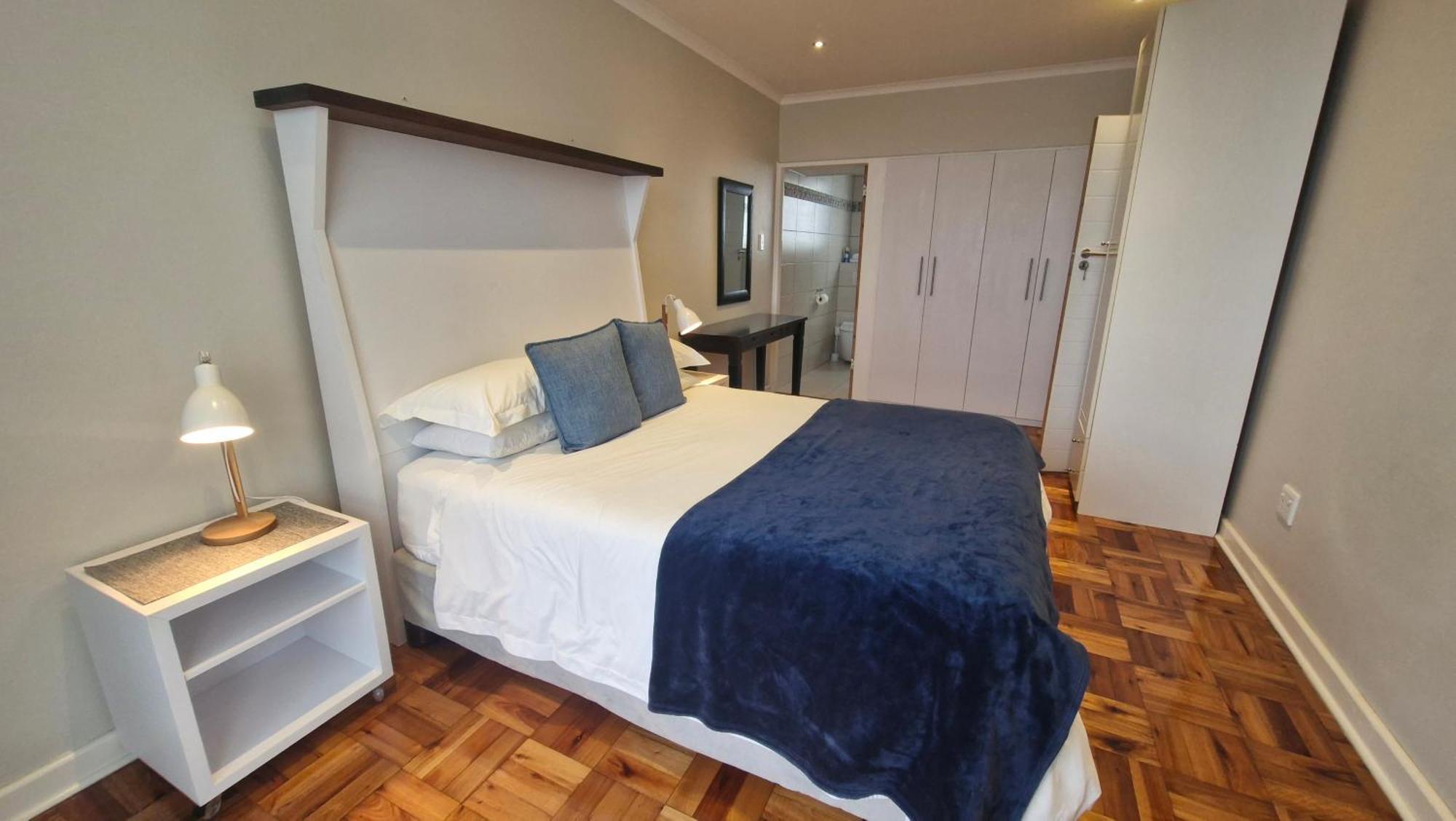 Admirals Lodge Guest House And Brightways Self Catering Apartments Порт-Элизабет Экстерьер фото