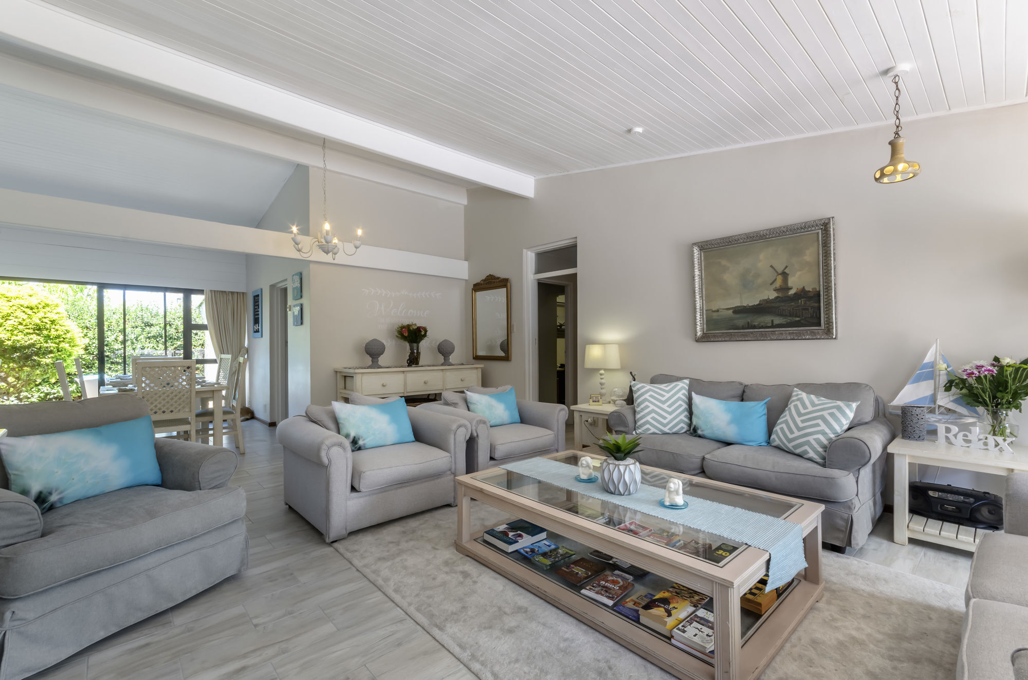 Admirals Lodge Guest House And Brightways Self Catering Apartments Порт-Элизабет Экстерьер фото